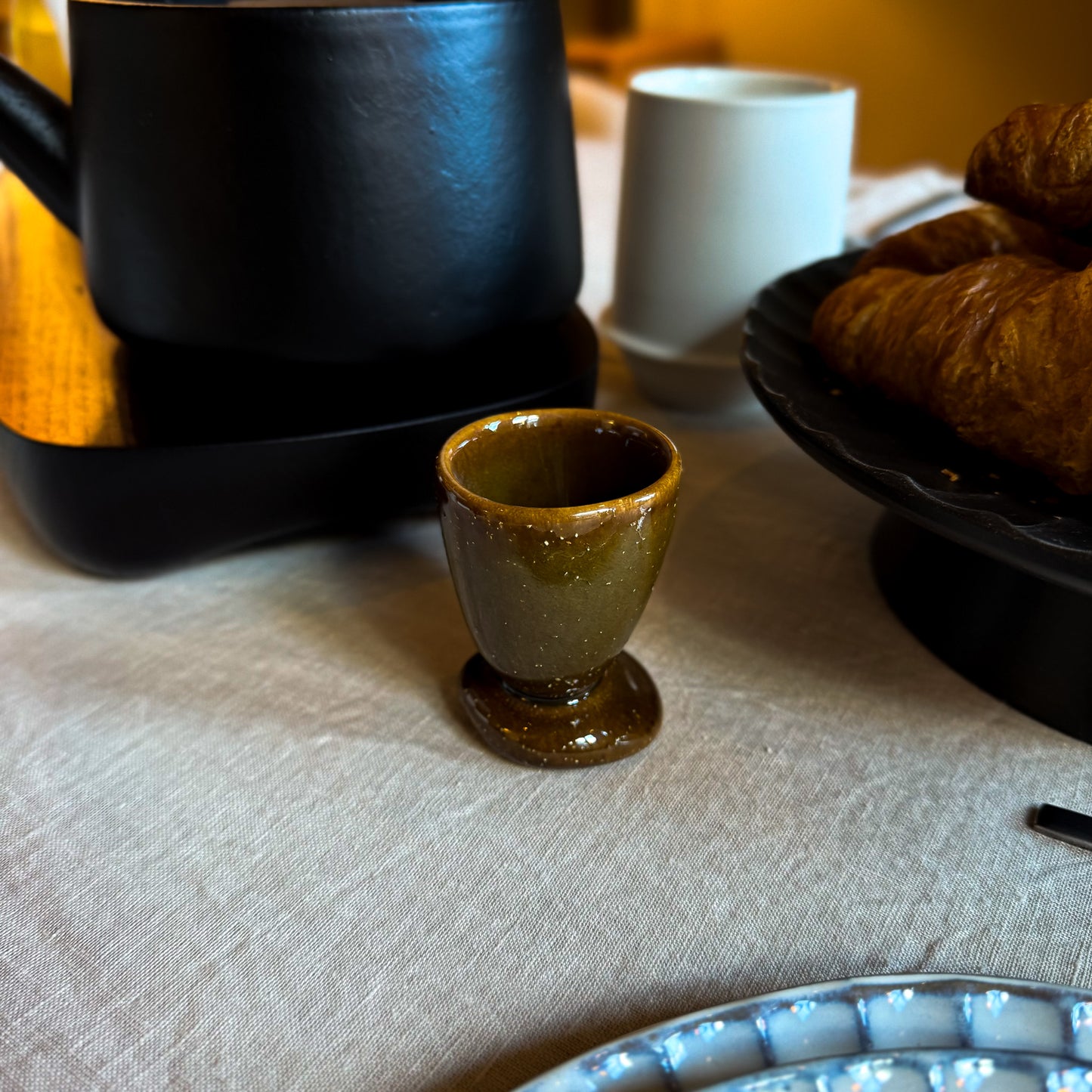 Eierdop oker Out of lines