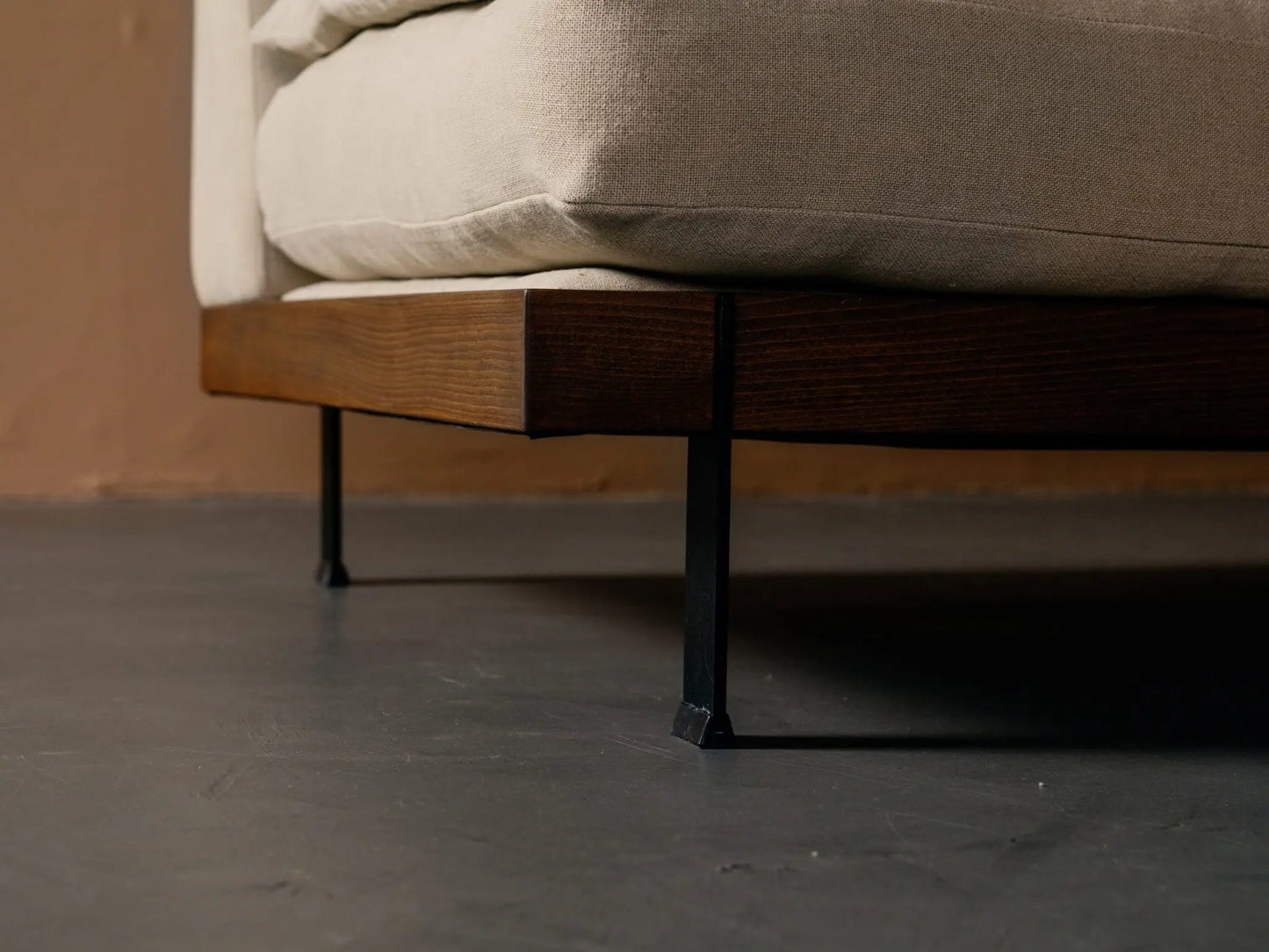 ciel bank van L'authentique sand kleur met hout