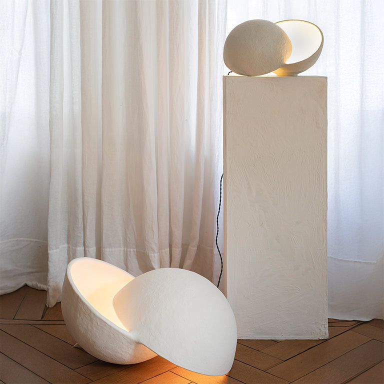 halve cirkel tafellamp van papier-maché