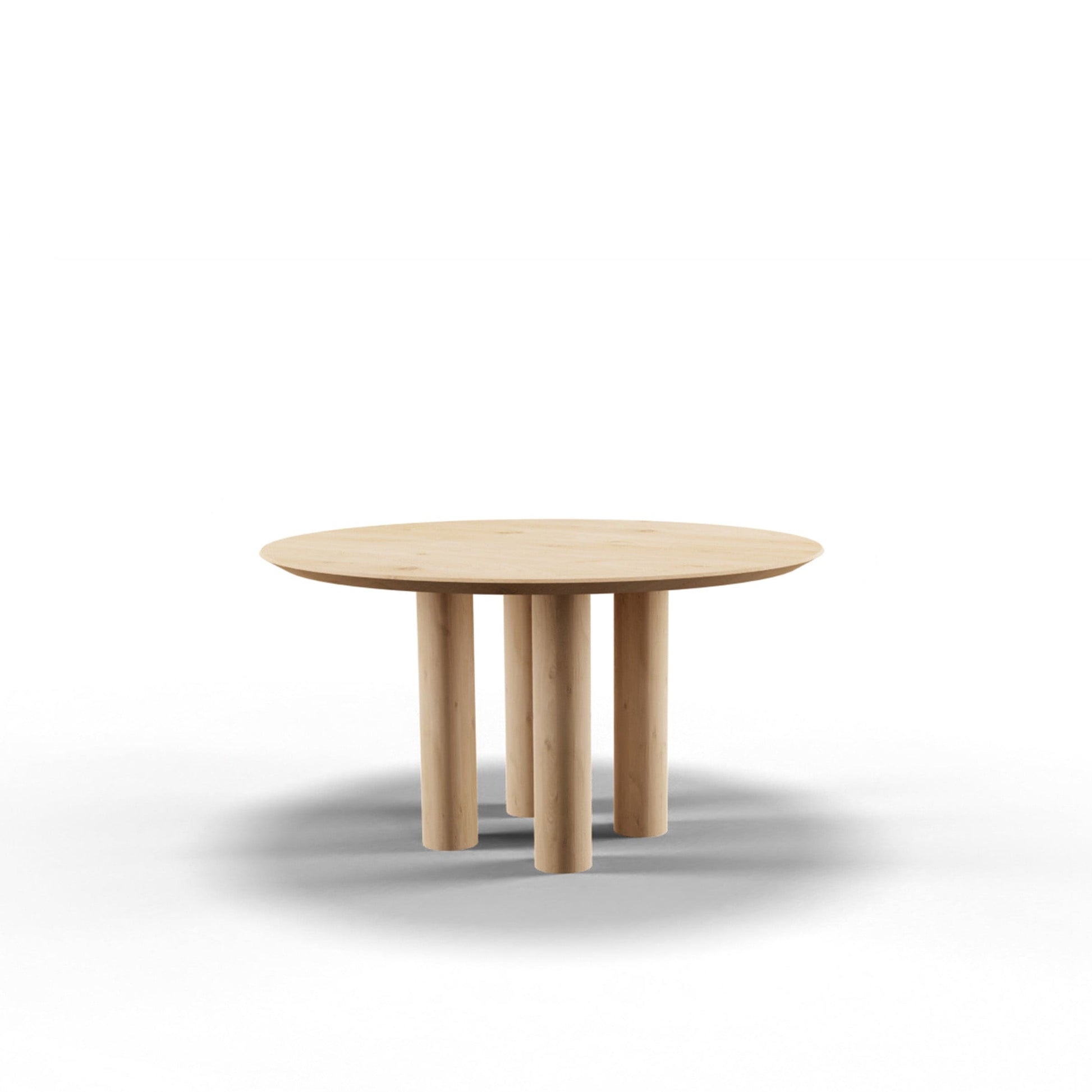 Eettafel Pierre rond tafelblad van eikenhout met vier poten 