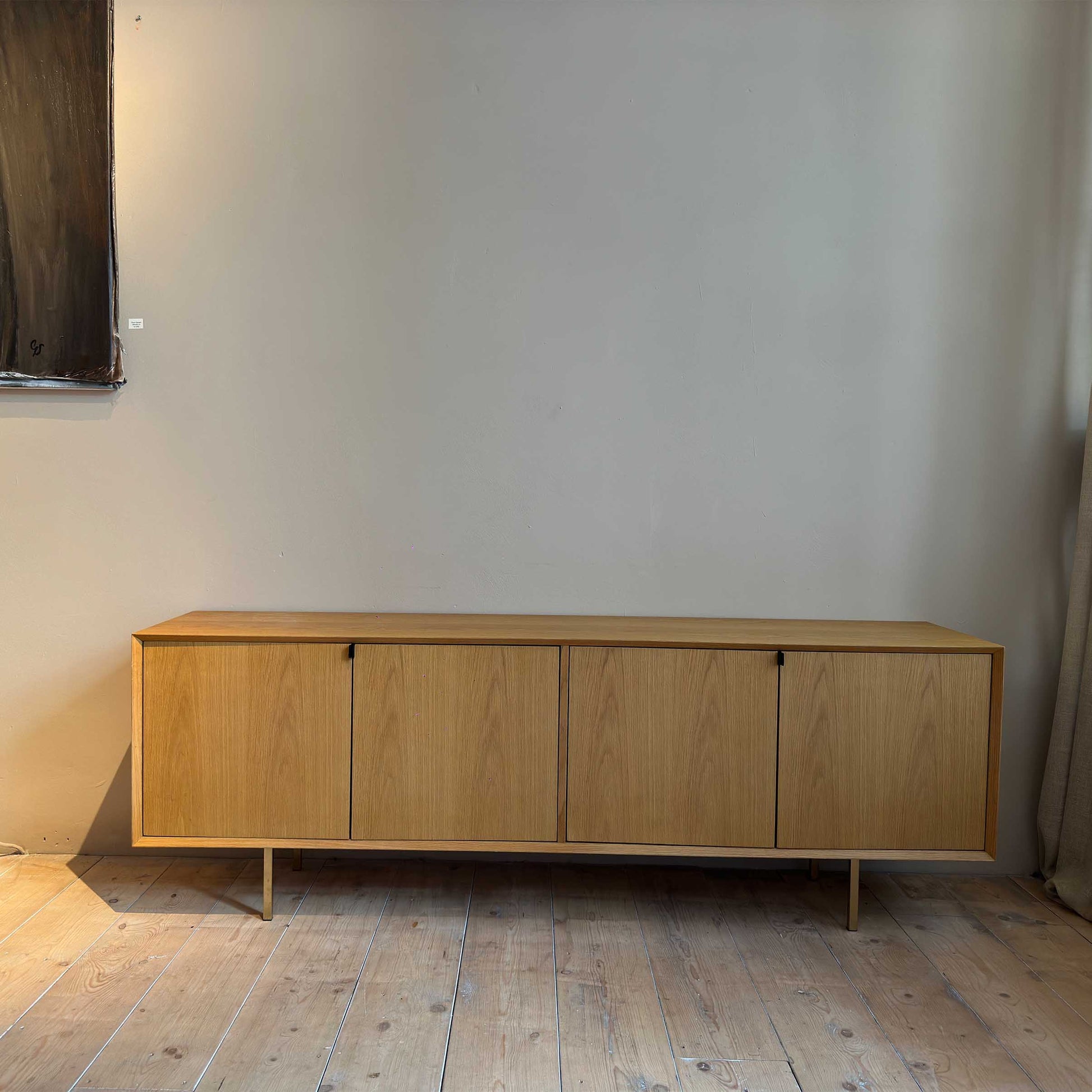 dressoir van eiken hout met vier kastjes
