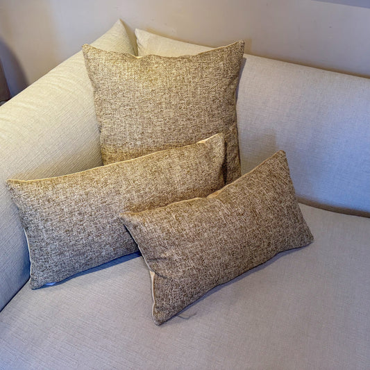 Studio IF sierkussen met contrasterende stoffen voor- en achterkant, inclusief dons