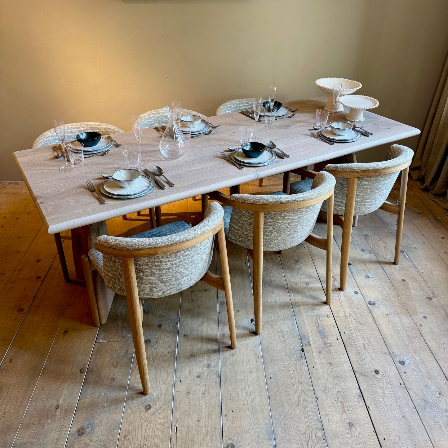 Massief eiken eettafel – 220 × 90 cm