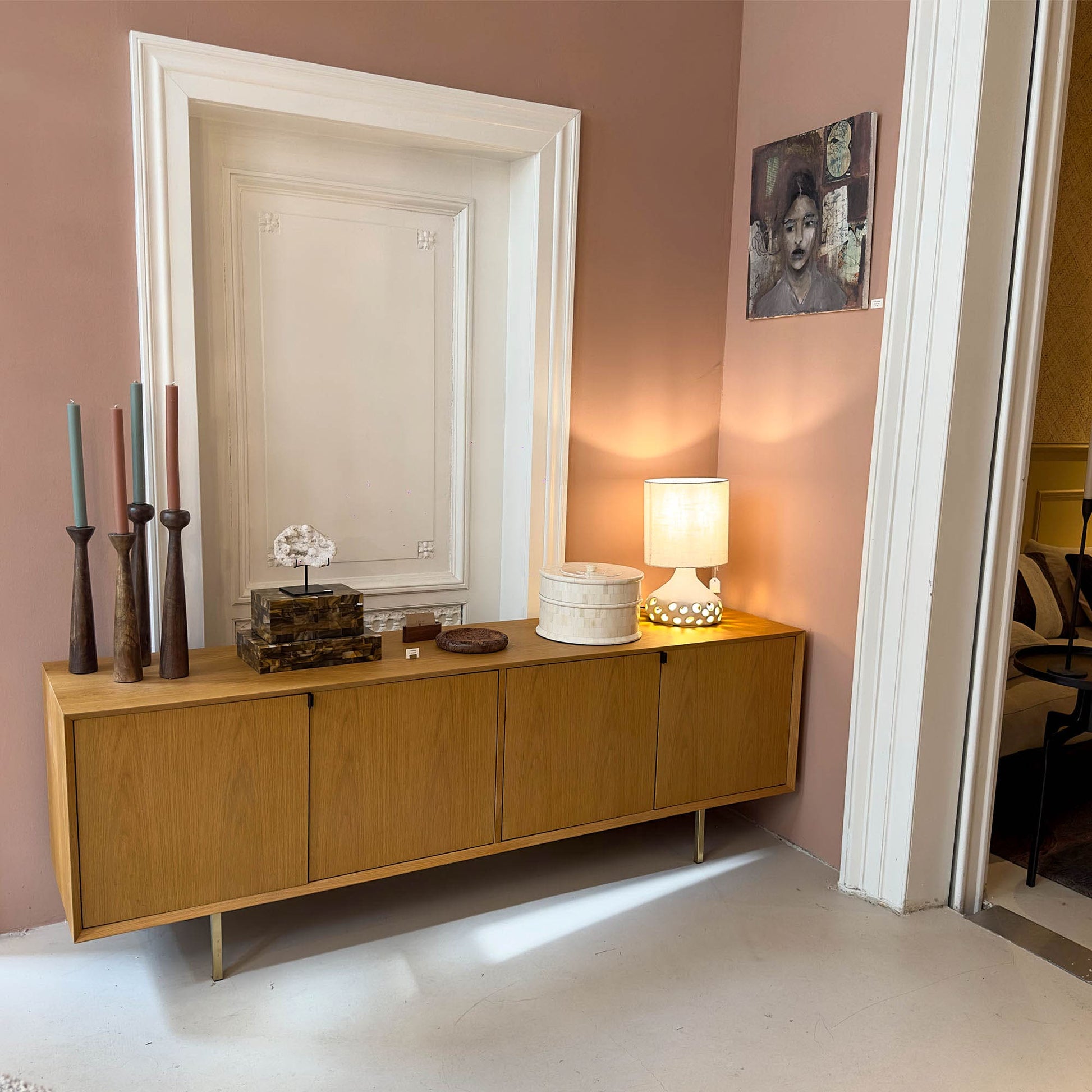 dressoir van eiken hout met vier kastjes