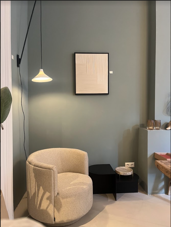 Zwarte bijzettafel met verhoging